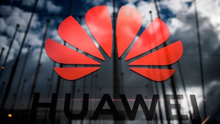 Nuevo varapalo para Huawei: Reino Unido excluirá a la marca china del desarrollo de su red 5G